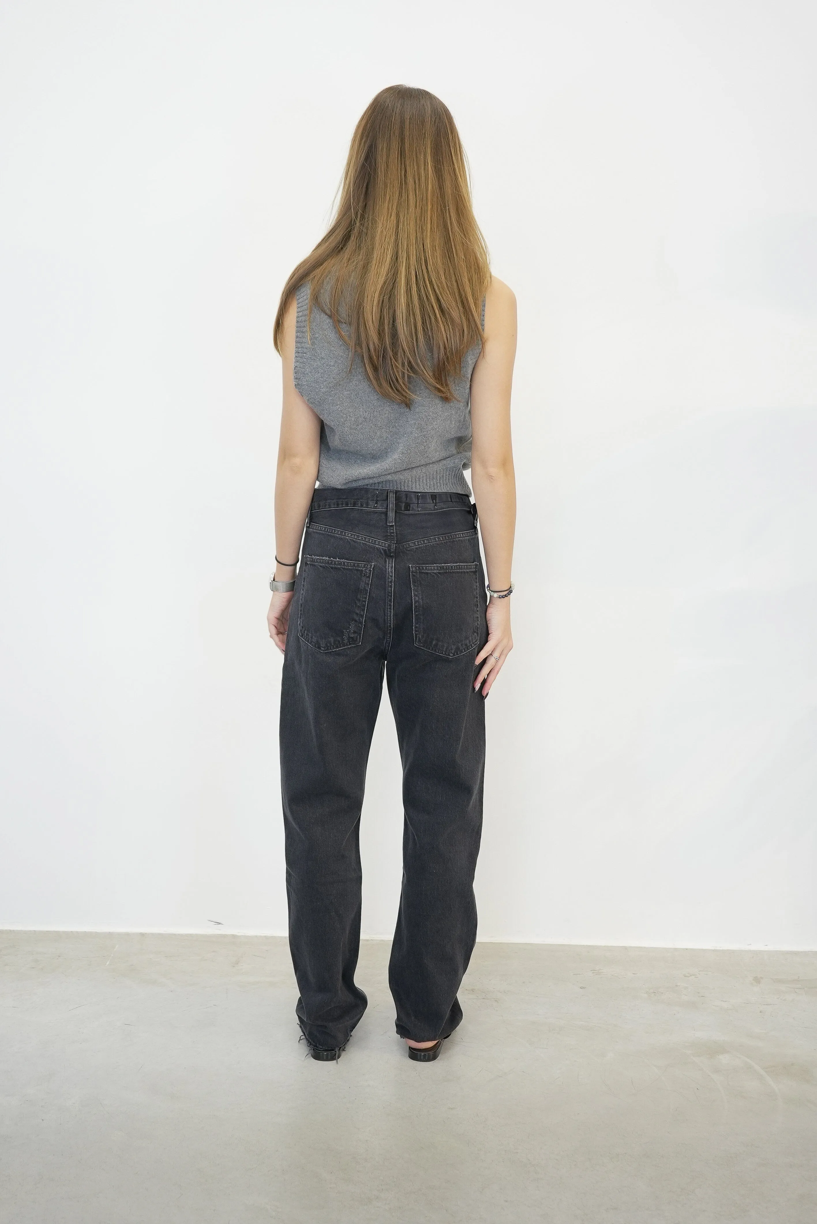 90S CROP JEANS IN TAR