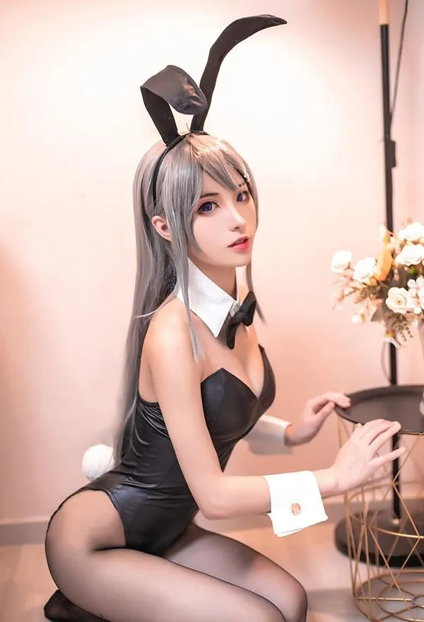 Suited Up Bunny Outfit (Mai Sakurajima)